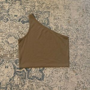 One shoulder crop top